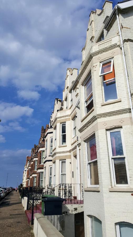 The Little Flat On The Corner Lägenhet Cromer Exteriör bild